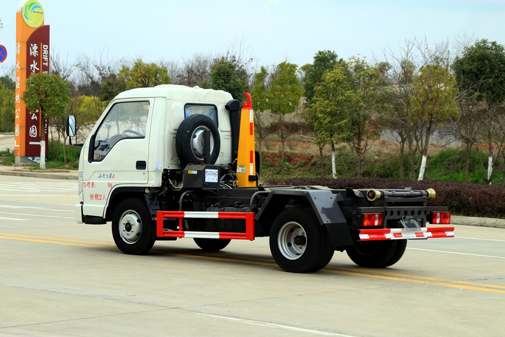 小卡之星2钩臂垃圾车