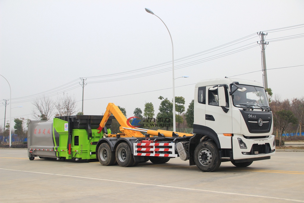 东风天龙后双桥勾臂式垃圾车