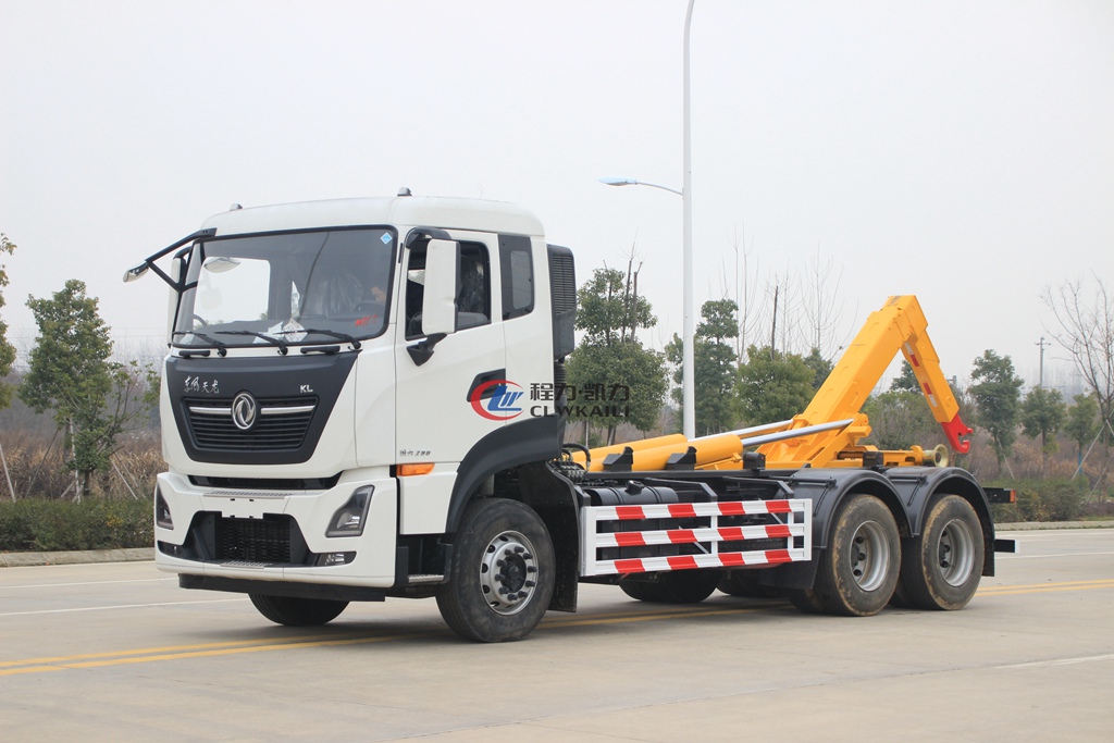 东风天龙后双桥勾臂式垃圾车