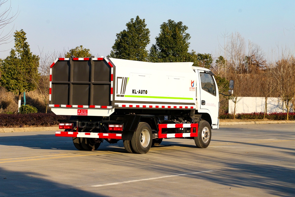 东风小福瑞卡厢式垃圾车