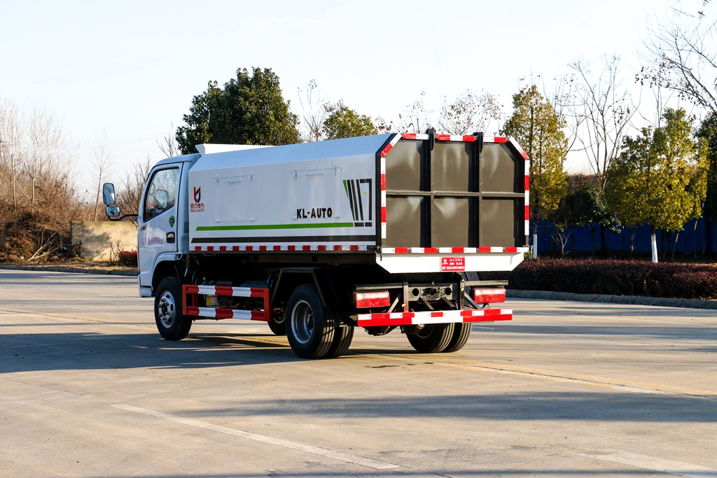 东风小福瑞卡厢式垃圾车