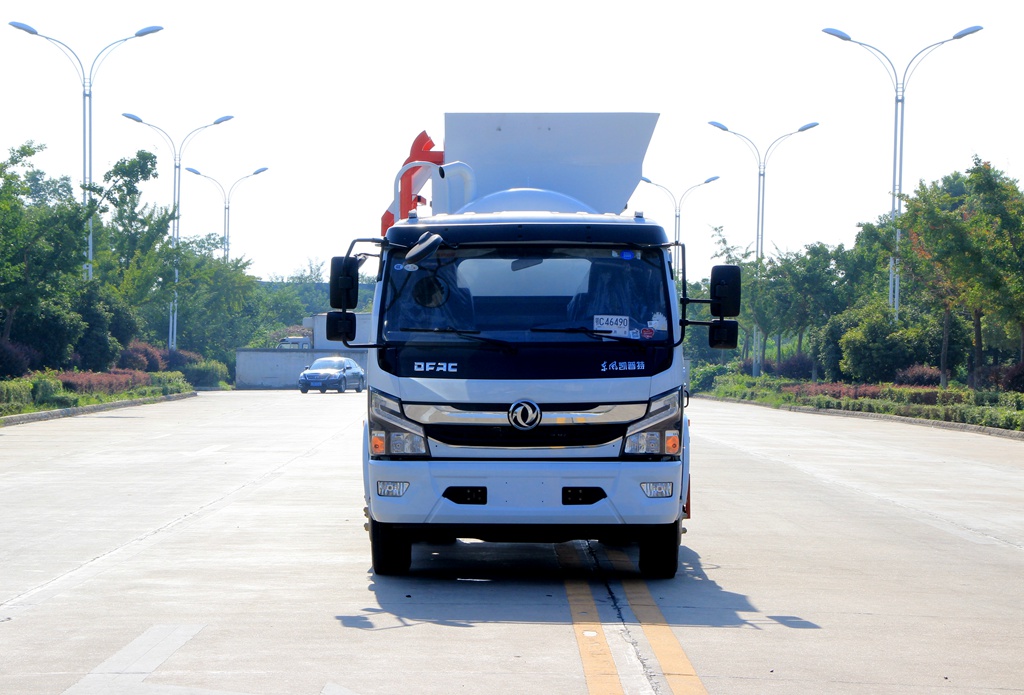 东风D7餐厨垃圾车