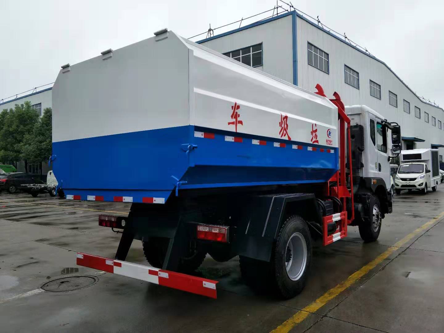 东风D9挂桶式垃圾车