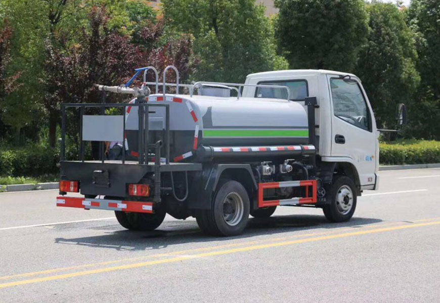 凯马2方洒水车