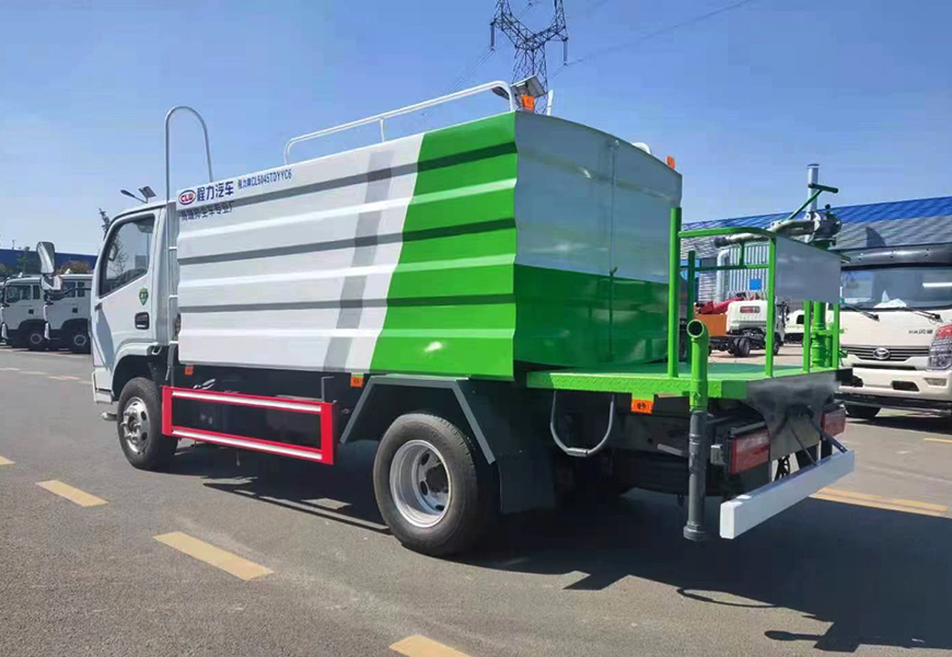东风福瑞卡抑尘洒水车