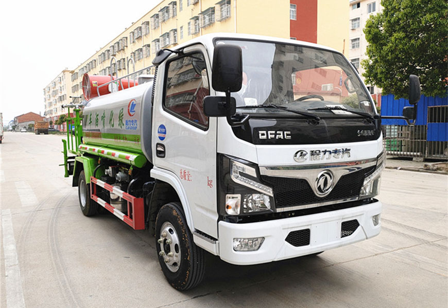 东风福瑞卡5方洒水车图片