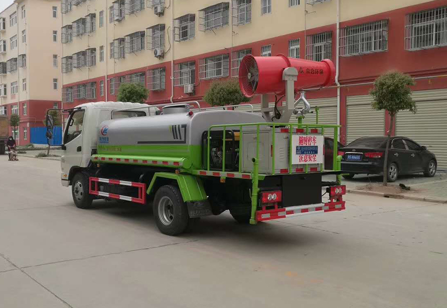 福田时代5吨洒水车展示图