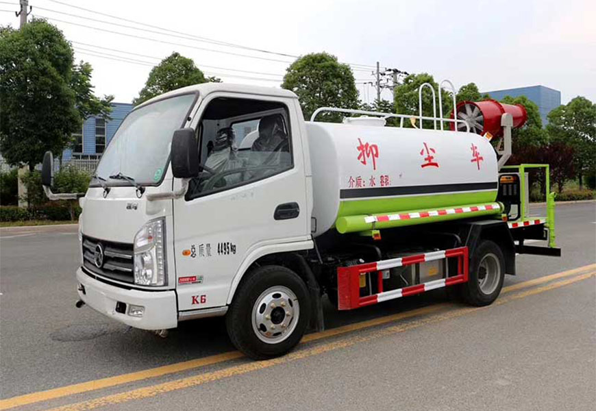 凯马5吨洒水车图片