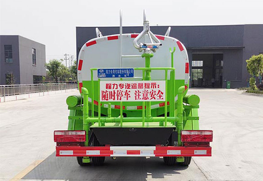 江淮骏铃5吨洒水车后方展示图