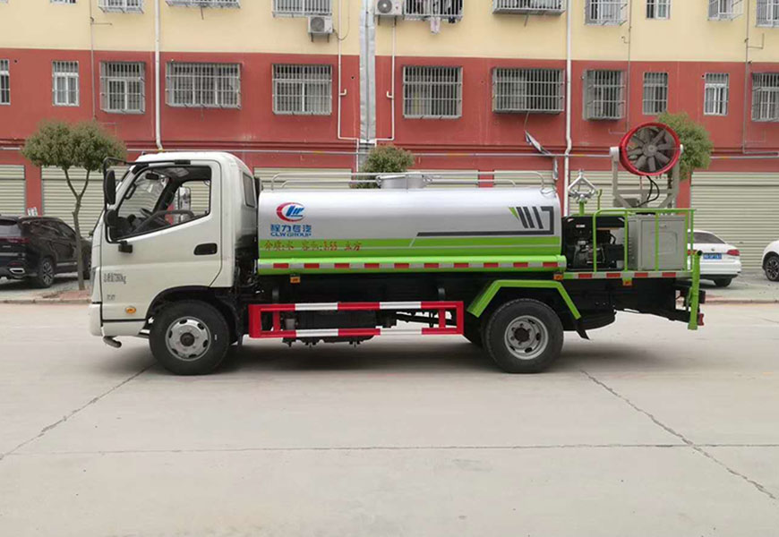 福田时代5吨洒水车