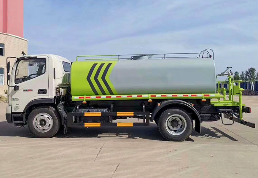 福田瑞沃9吨洒水车