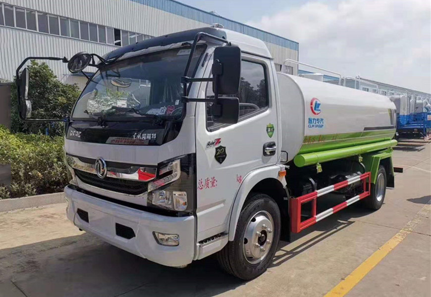 国六东风大多利卡8方洒水车