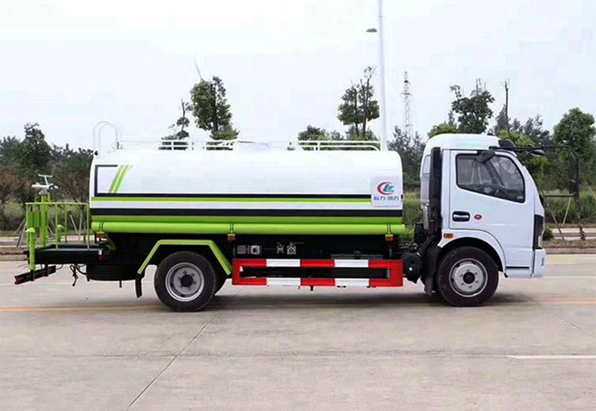 东风凯普特洒水车图片
