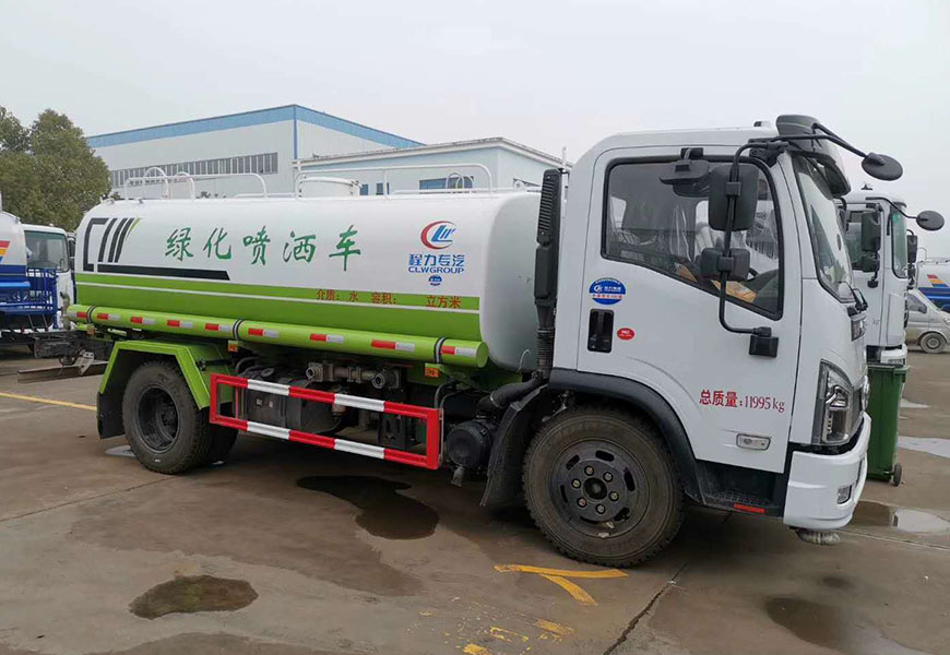 东风福瑞卡10方洒水车后方图