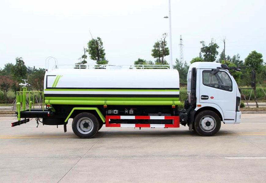 东风凯普特洒水车图片