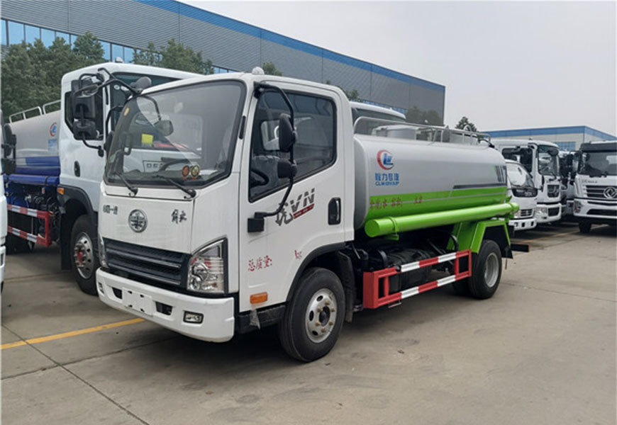 解放5吨洒水车