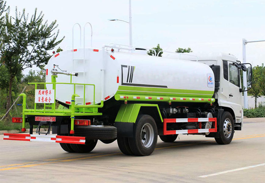 东风天锦14吨洒水车