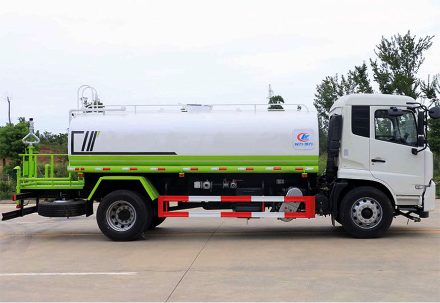 天锦14吨洒水车