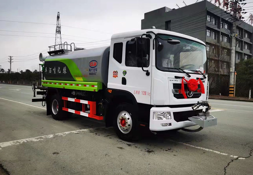 东风多利卡D9洒水车