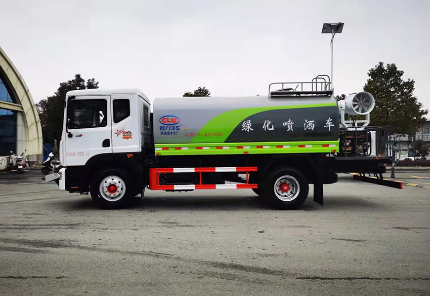 东风多利卡D9洒水车