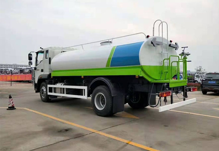 福田12吨瑞沃洒水车
