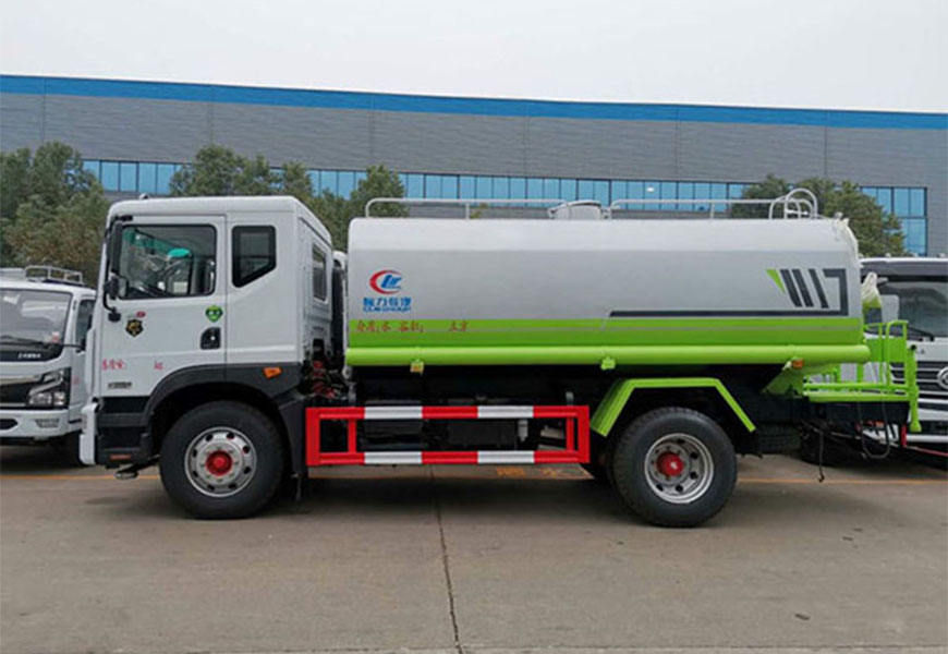 东风D9(12方)洒水车侧面图