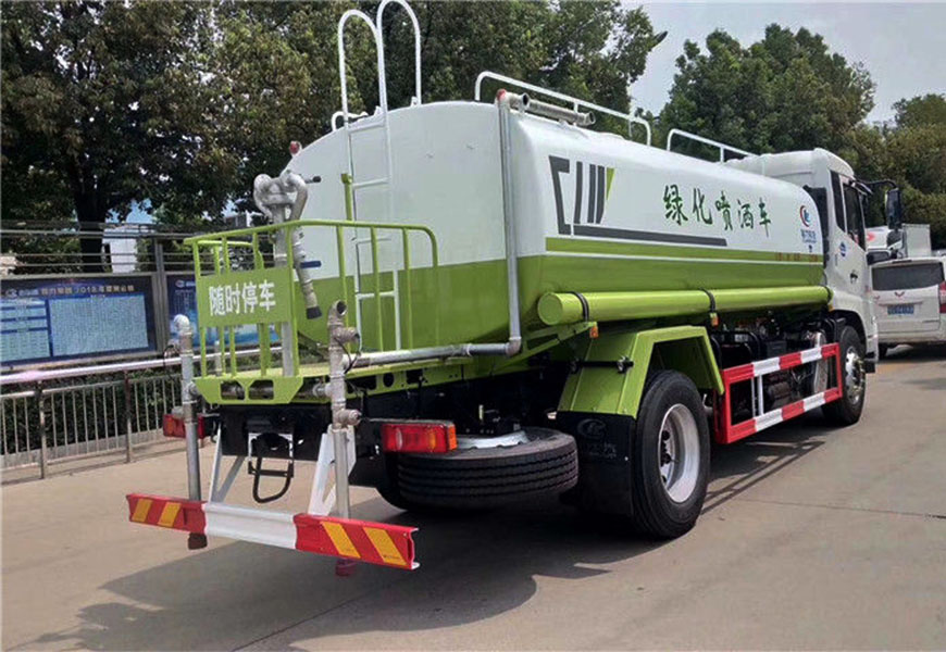 东风天锦12吨洒水车