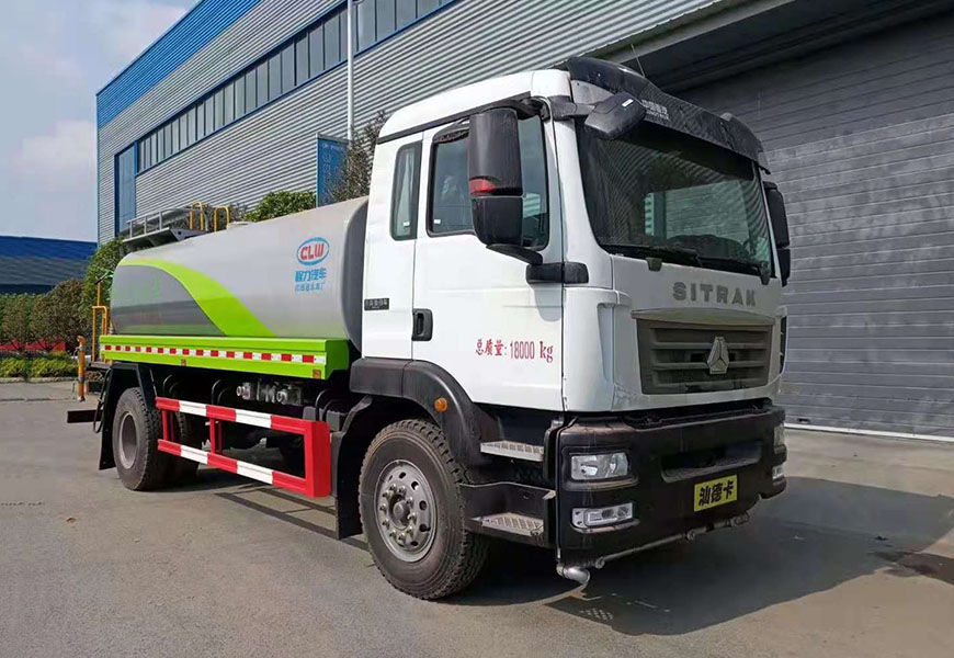 重汽汕德卡单桥洒水车