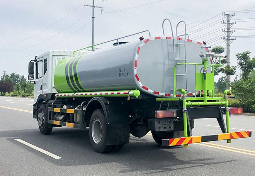 15方国六东风华神T5洒水车后方图