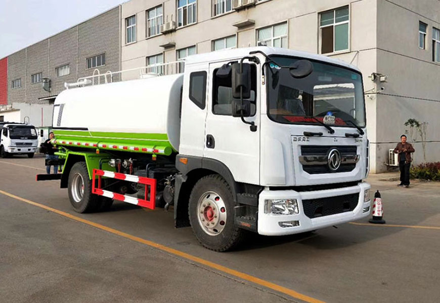 东风D9(15方)洒水车