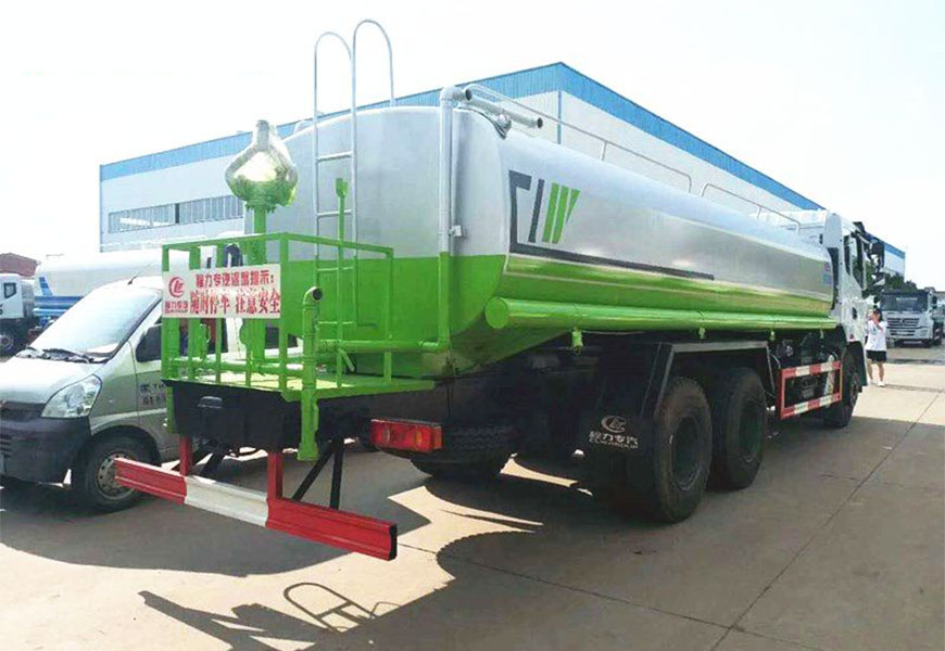 东风锦程V6后双桥20吨洒水车后方展示图