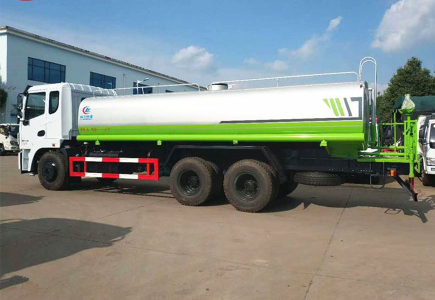 东风锦程V6后双桥20吨洒水车侧面图