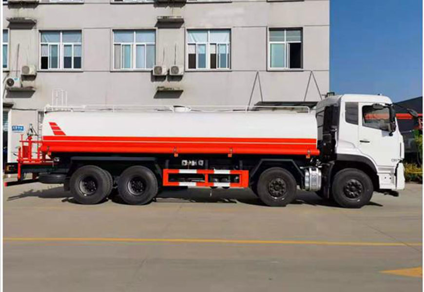 东风天龙前四后八25吨洒水车